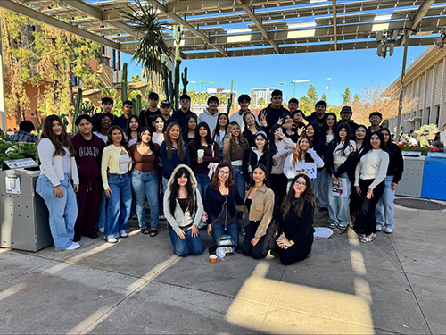 Group of WHS AP/Dual Enrollment Spanish students posing for a picture at the SILC ASU Language Fair