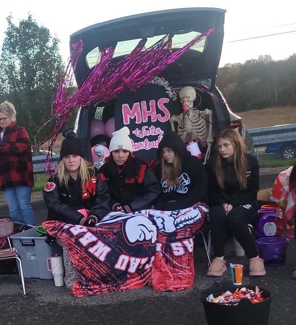TrunkOrTreat Cheerleaders