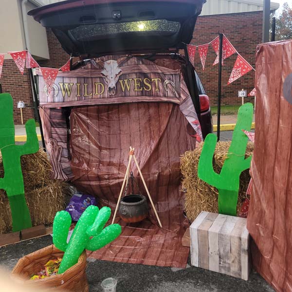 TrunkOrTreat Wild West Decoration