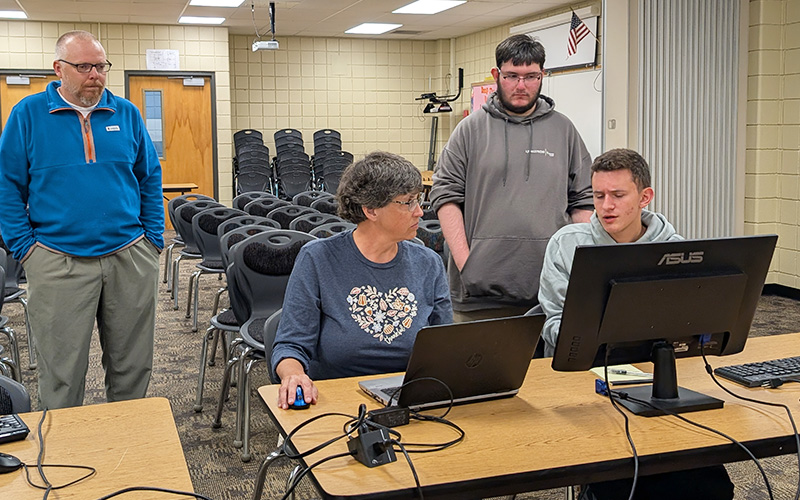 Successful Free Computer Clinic Helps Community Prepare for Windows 10 End-of-Support