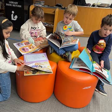 Students pretend cooking